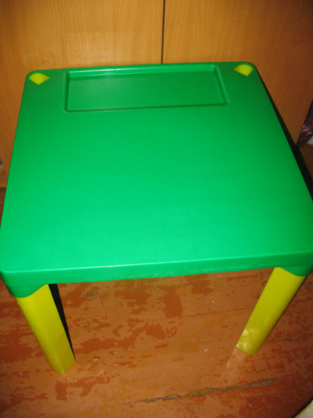 Продам: продам детский стол