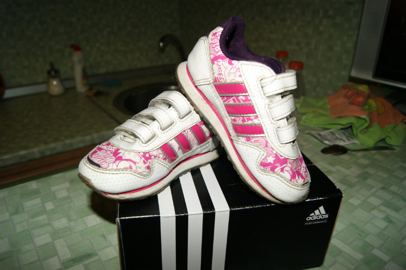 Продам: кроссовочки для девочки Adidas
