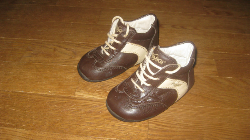 Продам: Детские кожаные ботинки