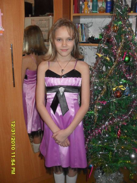 Продам: платье на девочку 10-11 лет