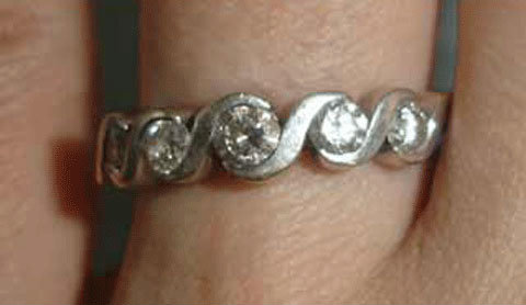 Продам: Кольцо с бриллиантами