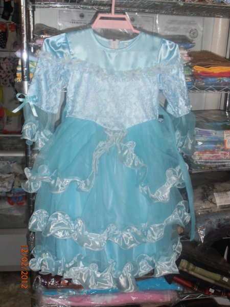 Продам: Платье нарядное для девочки  6 - 7 лет