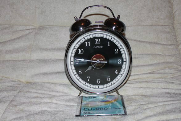 Продам: Часы будильник электронные