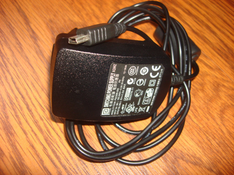 Продам: Зарядное устройство для коммуникатора Gl