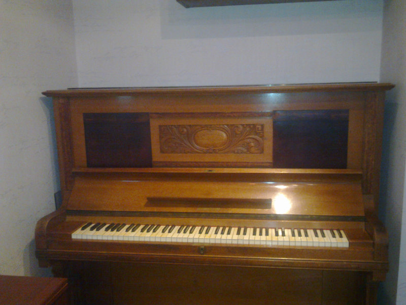 Продам: антикварное немецкое пианино (19 век)