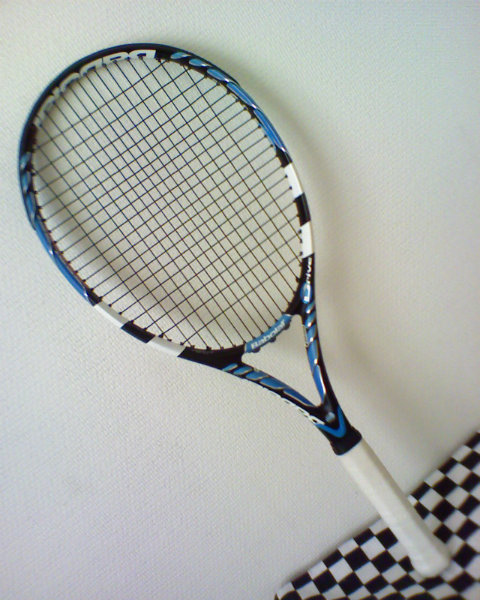 Продам: теннисную ракетку