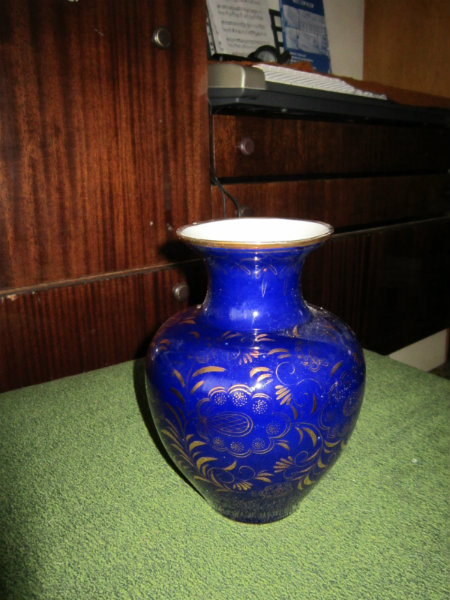 Продам: фарфоровую кобольтовую вазу