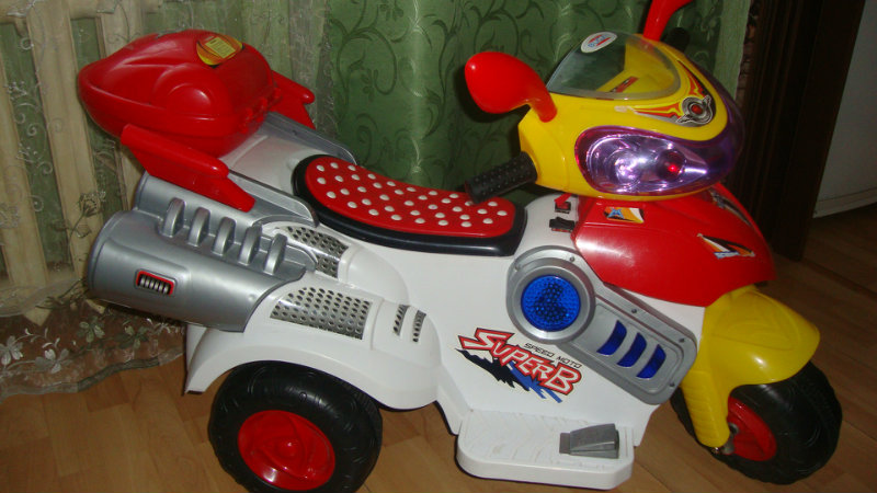 Продам: детский мотоцикл "BUGATI"на ак