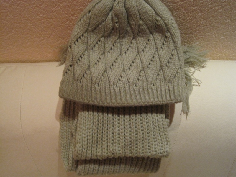 Продам: шапка+шарф