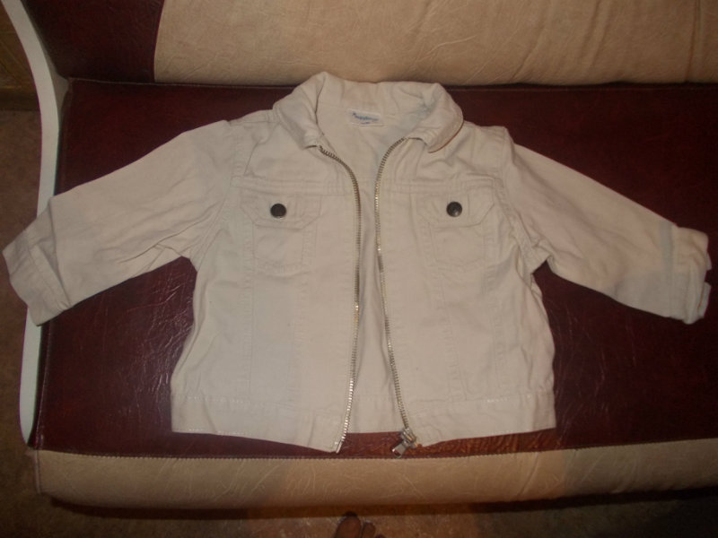 Продам: джинсовая курточка НОВАЯ!!!  74-80Р.