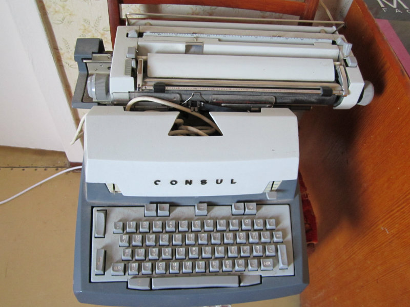 Продам: Пишущая машинка "Consul" ГДР
