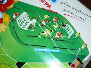 Продам: футбол настольный с пластмас игроками