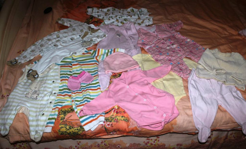 Продам: Детская одежда 0-3мес пакетом