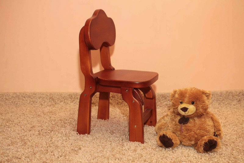 Продам: стульчик детский дерево от 2 до 5 лет