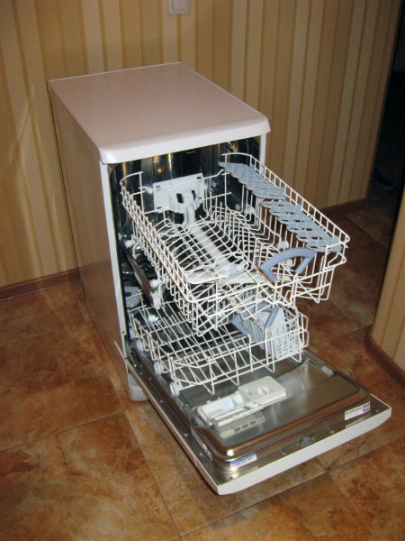 Продам: Посудомоичная машина