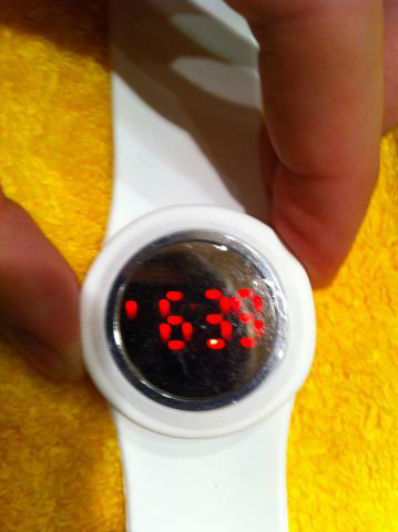 Продам: Наручные электронные часы LED