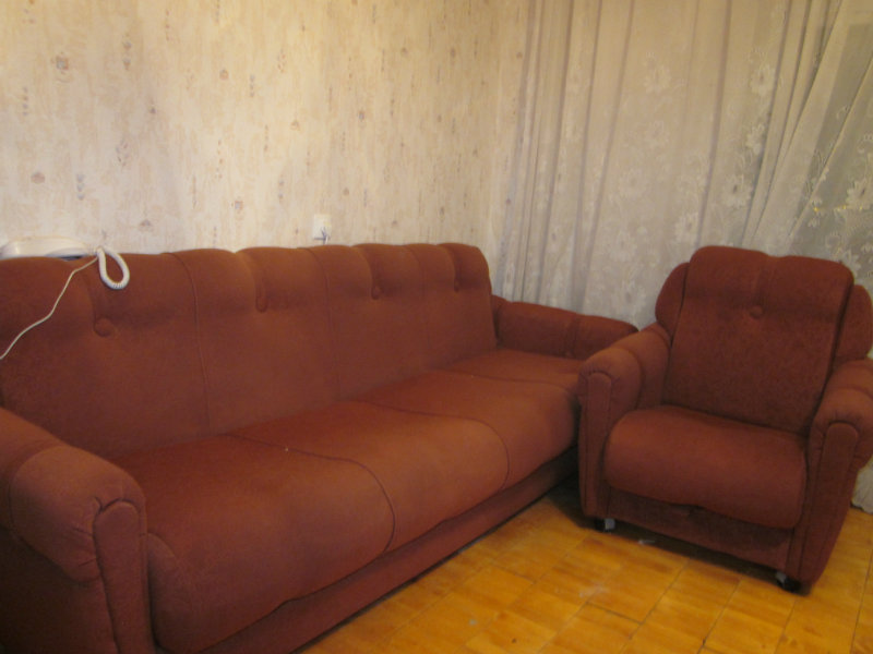 Продам: Раскладной диван-книжка и 2 кресла