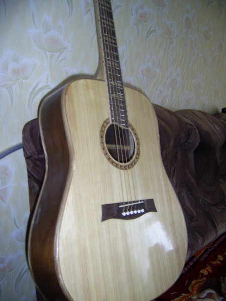 Продам: Мастеровая акустическая гитара