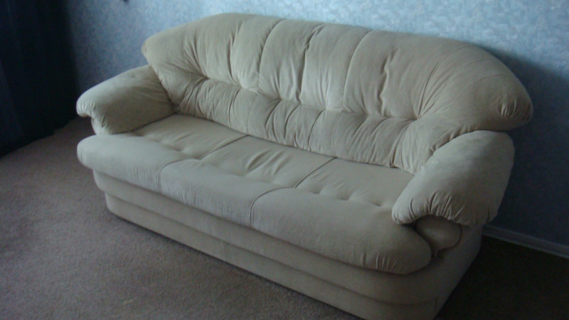 Продам: Продам диван и два кресла