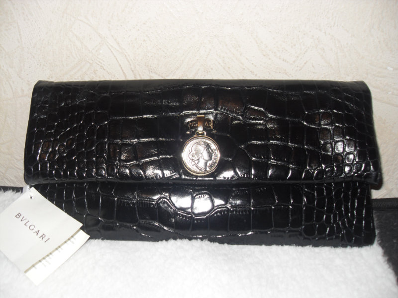 Продам: Новая кожаная сумка - клатч Bvlgari