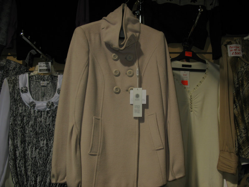 Продам: женские пальто