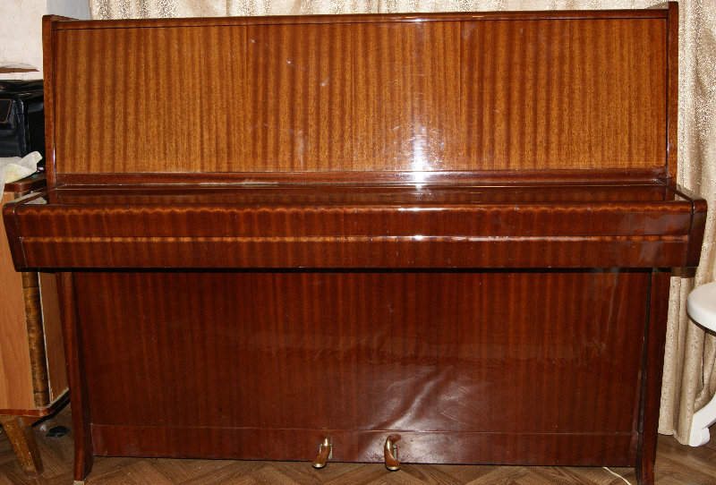 Продам: Пианино Petrof (115 см)