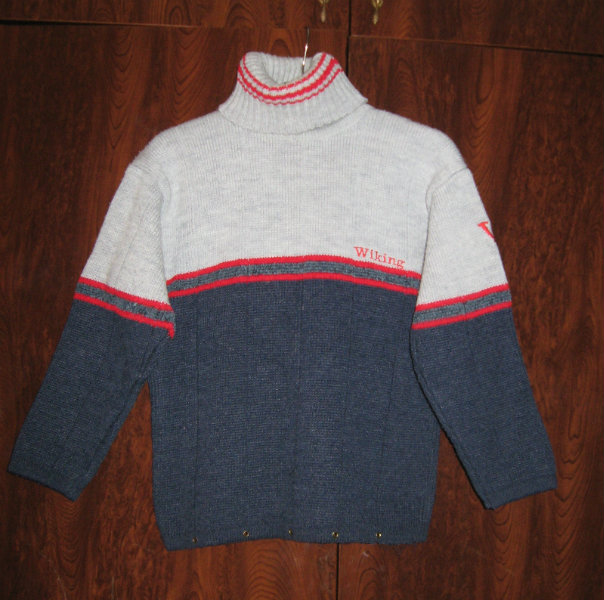 Продам: красивый  свитер  на мальчика