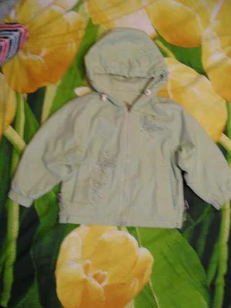 Продам: Детскую куртку для девочки.