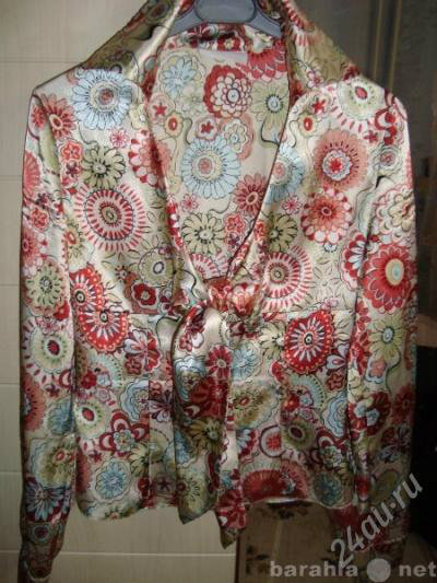 Продам: Атласная женская блузка-рубашка,42размер