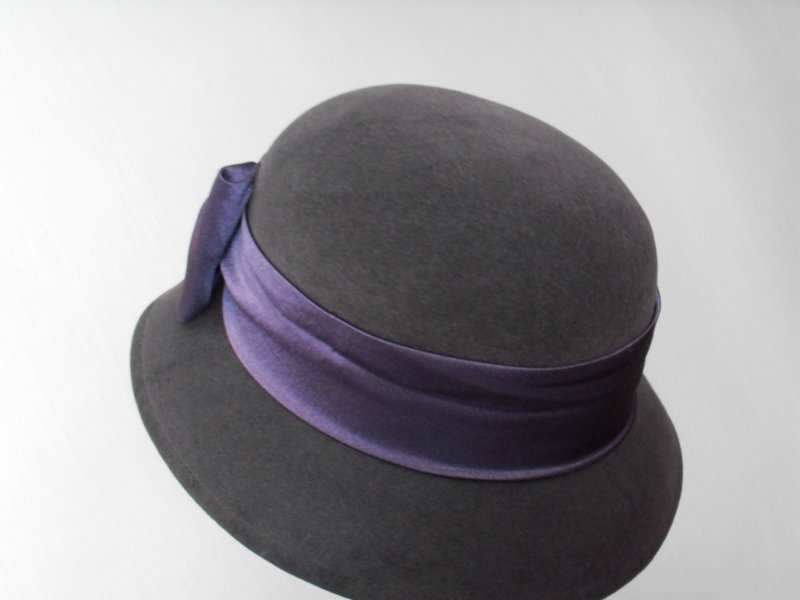 Продам: шляпа серого цвета с бантом