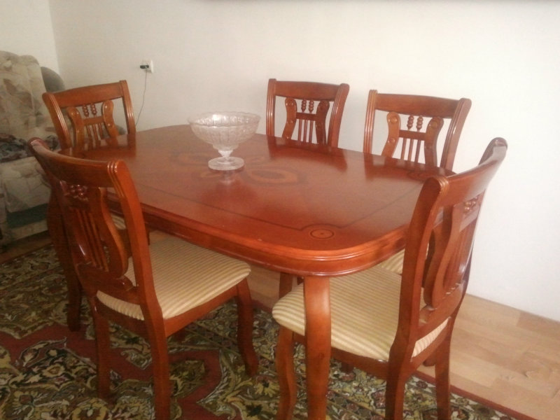 Авито кухонные стулья б у. Стол стулья для кухни Дагестанские. Киргу кухонные столы и стулья. Стол и стулья продаются. Дагестанская мебель столы и стулья.