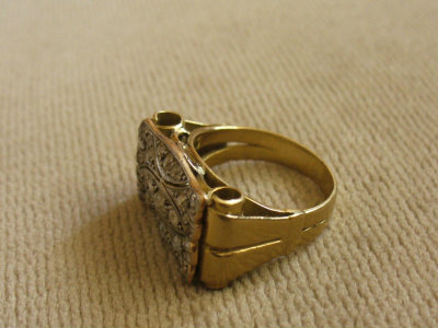 Кольцо золотое 19. Кольца 19 века. Кольца и перстни 19 век. Кольцо 19 век с алмазами. Серебряное кольцо с бриллиантом 19 век.