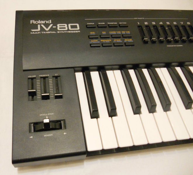 Продам: Синтезтор Roland JV-80 с картой расш.