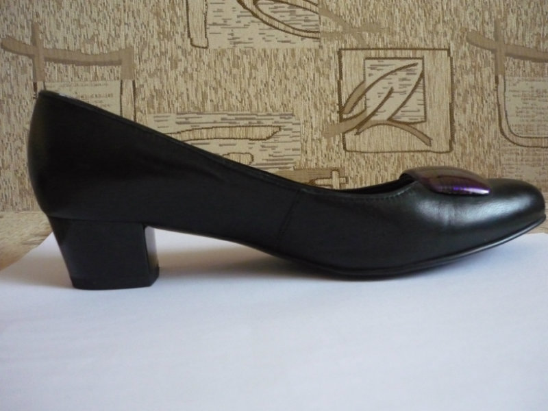 Продам: кожаные женские туфли