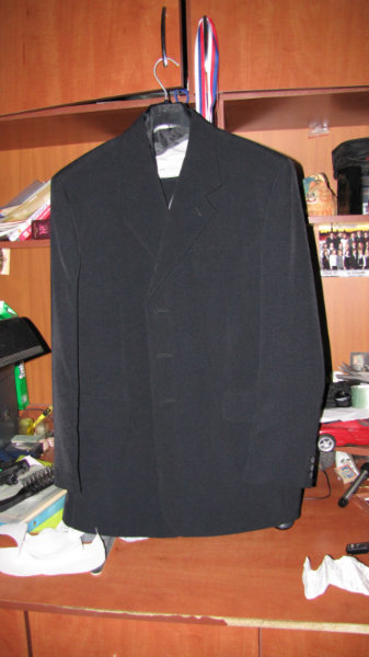 Продам: Мужской костюм тройка + ремень, рубашки