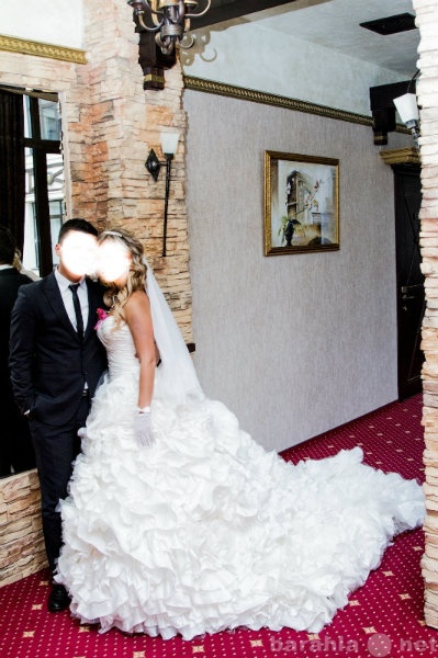 Продам: Шикарное Итальянское свадебное платье +