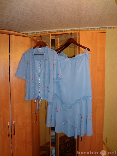 Продам: Нарядные платья, блузки