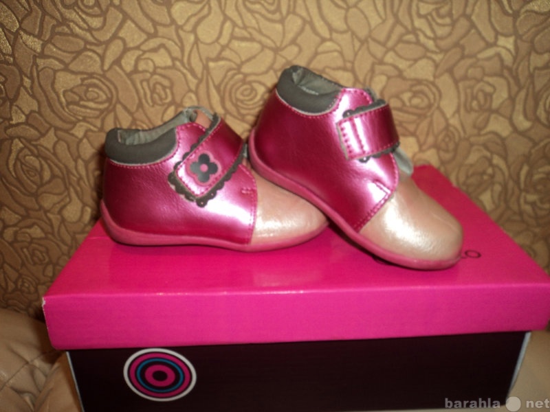 Продам: Фирменная детская обувь