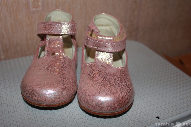 Продам: Практически новые туфли для девочки 21р.