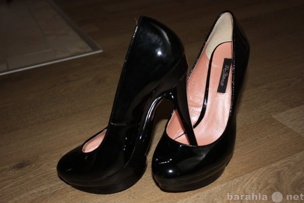 Продам: Чёрные лаковые туфли