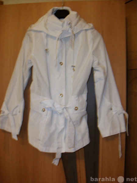 Продам: Весенняя белая куртка - р.44-46