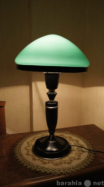 Продам: Лампа настольная с Зеленым плафоном