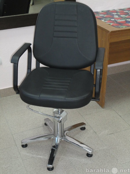 Продам: Парикмахерское кресло (гидравлика)