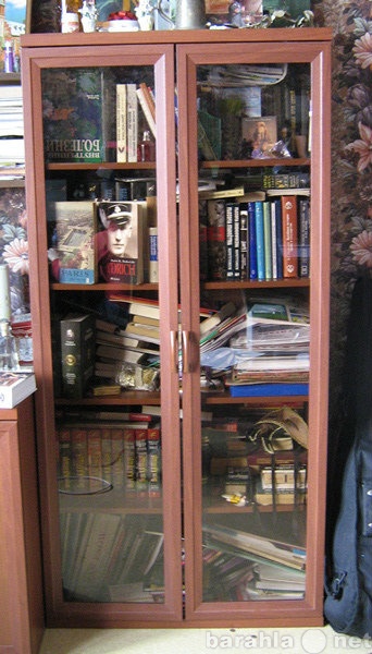 Продам: Книжный шкаф