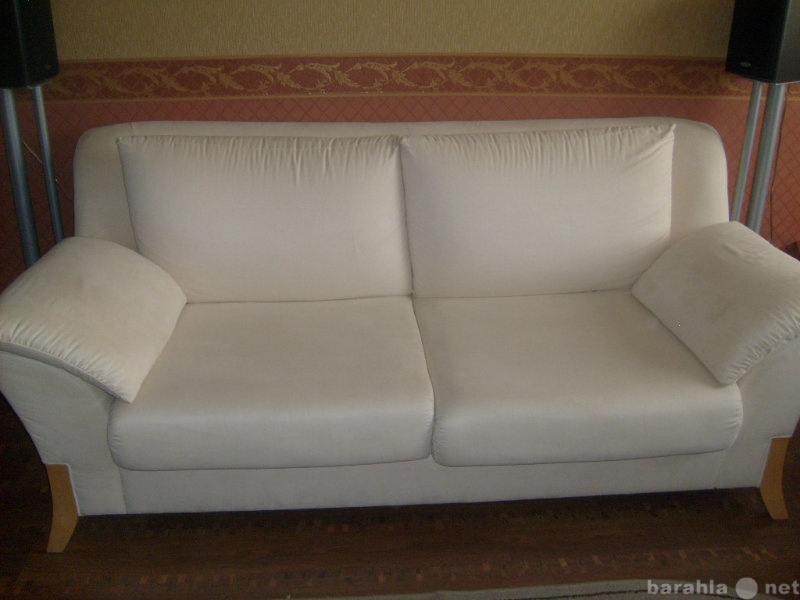 Продам: Мягкая мебель диван+ кресло