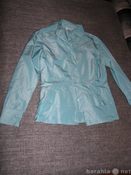 Продам: Блуза голубая(на рукаве дефект) Dream N3