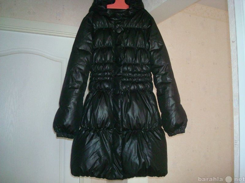 Продам: Пальто BENETTON на девочку 2XL 150-160см