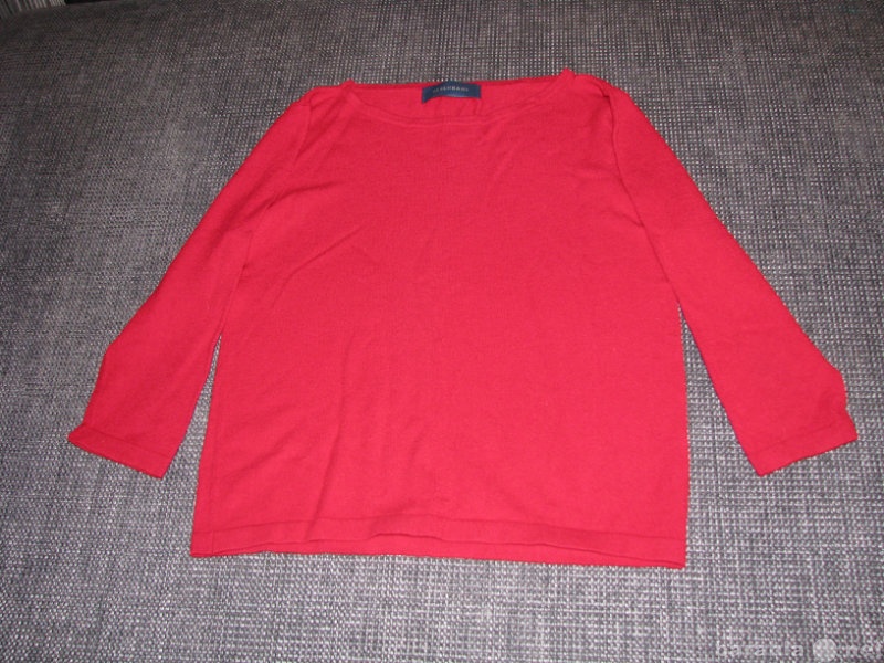 Продам: Блуза красная с длинным рукавом
