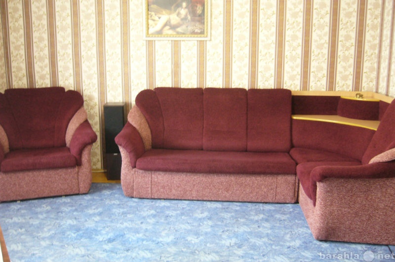 Продам: угловой диван и кресло-кровать.