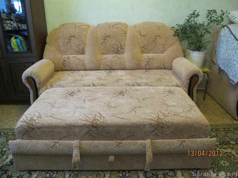 Продам: Продается диван, кресло-кровать и пуфик